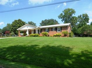 211 Evergreen Cir, Seneca, SC 29678