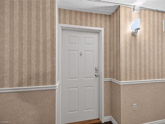 4th image of 88 Tollgate Rd #405