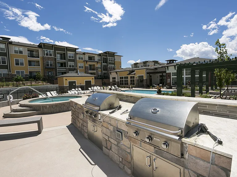 HiLine at Littleton Commons — Photo 14
