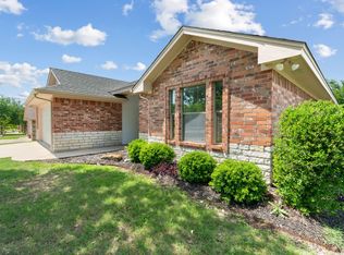 502 Sweetwater Dr, Weatherford, TX 76085