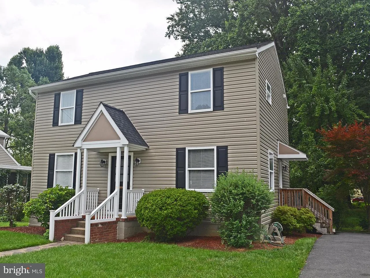 4023 Maple St photo 1