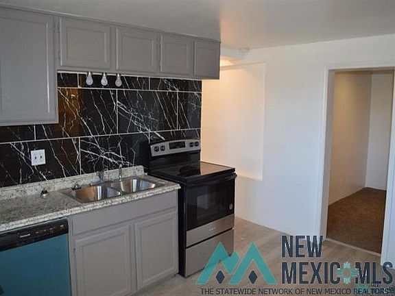 3rd image of 411 E Maloney Ave