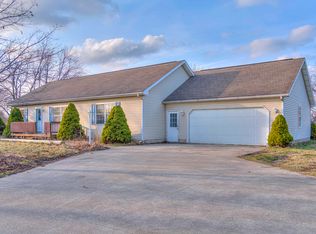14286 Northmoor Dr, Cement City, MI 49233