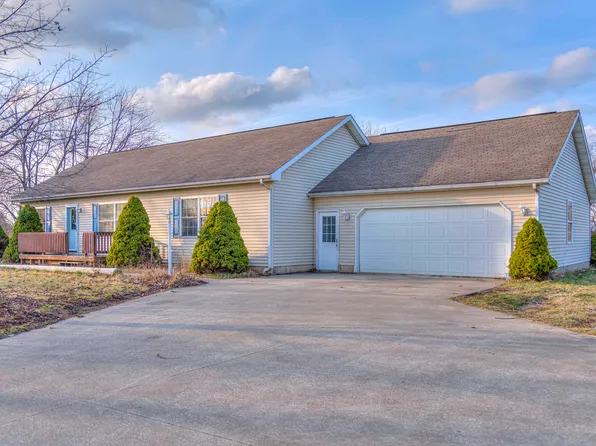 14286 Northmoor Dr, Cement City, MI 49233