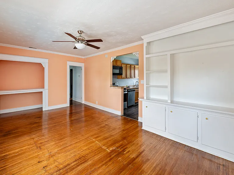 1801 Roanoke Ave #7 — Photo 4