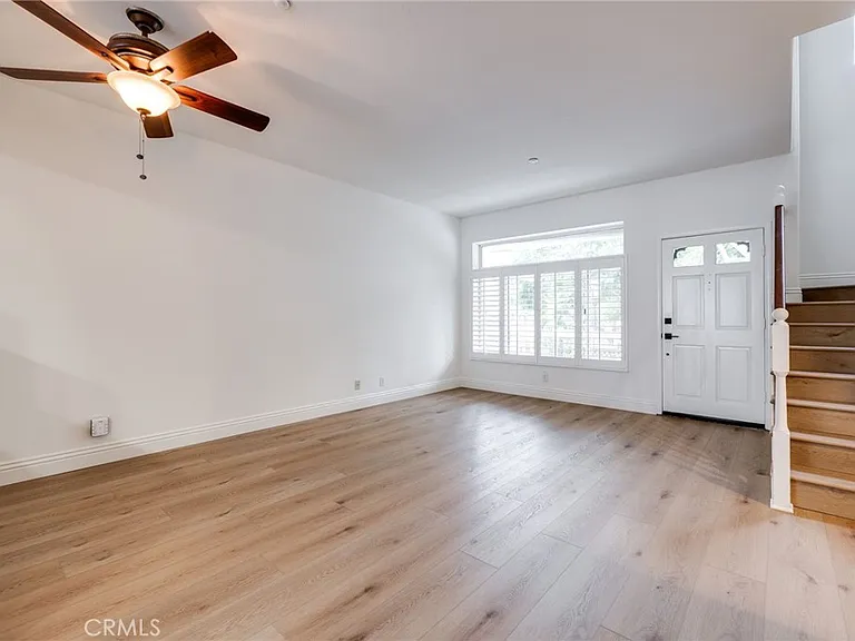 581 N Pageant Dr — Photo 5
