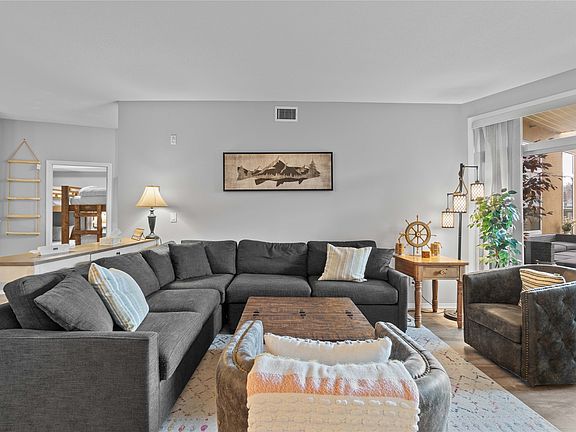 4th image of 1088 Sunset Dr #331