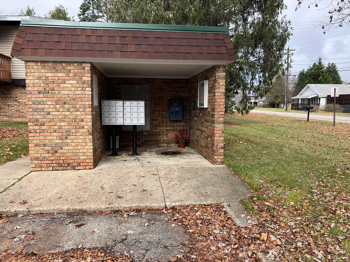 Building Photo - 777 S Roth St #1