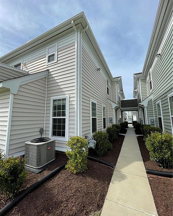 1st image of 2168 Humphreys Dr #321