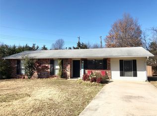 225 Mayfair Dr, Ada, OK 74820