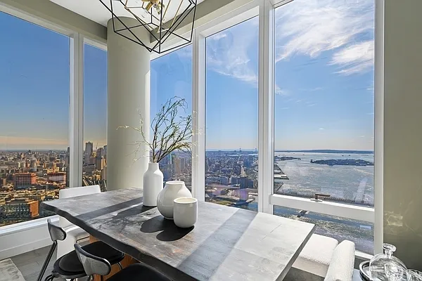 Rented by Azimuth Realty Corp | media 5