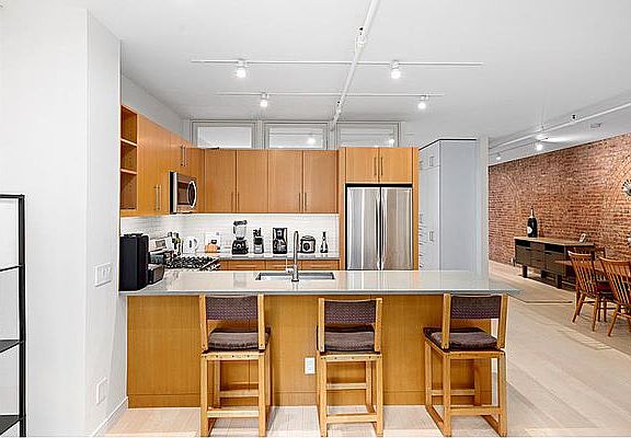 4th image of 180 Duane St #3S