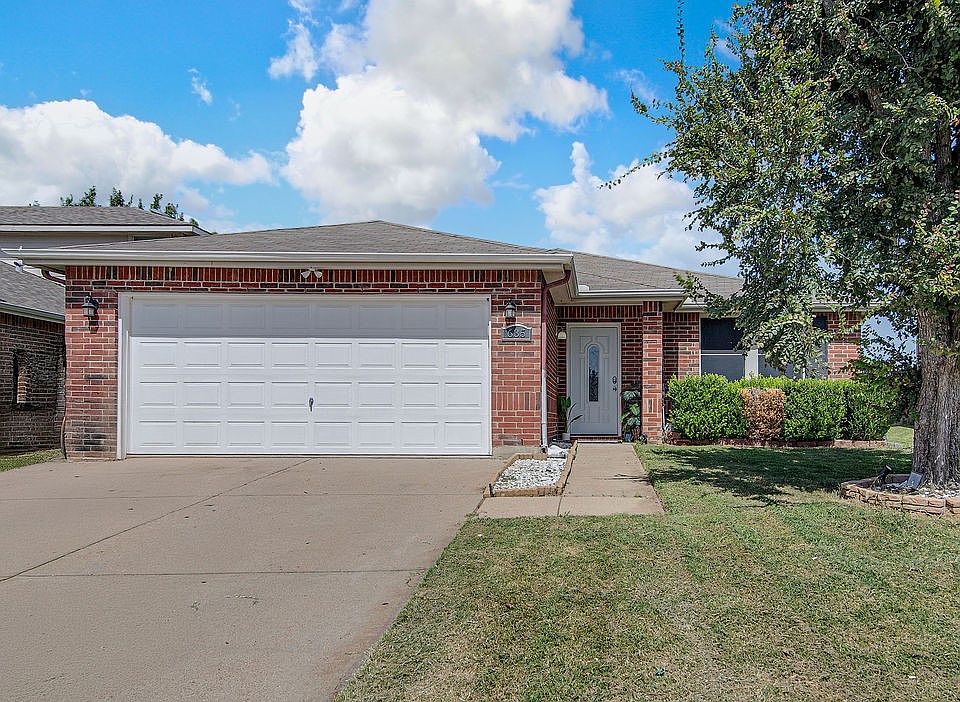 1st image of 635 Almandora Dr