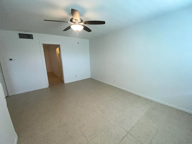 221 SE 3rd Ave #6 — Photo 4