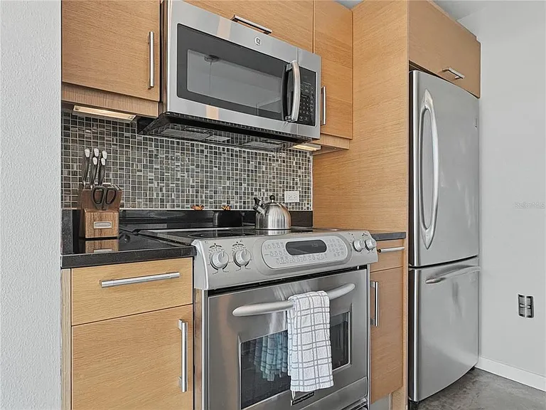 1350 Main St #302 — Photo 8