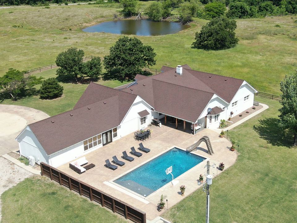 1st image of 568 Woodford Rd