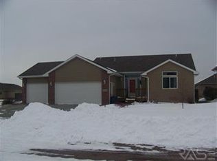 1617 Dawley Dr, Brandon, SD 57005