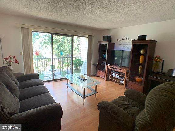 2nd image of 6 Rickard Ct