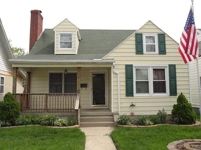 1014 Watervliet Ave photo 1