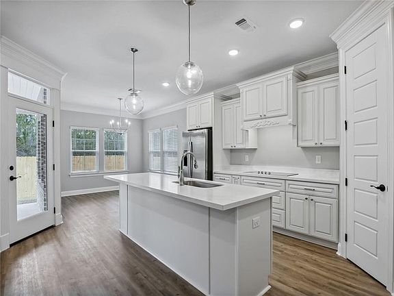 4th image of 10294 Grady Ln