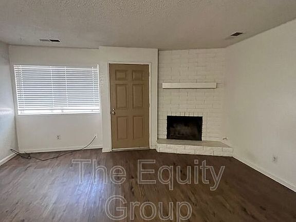 4th image of 5733 W Hillsdale Ave