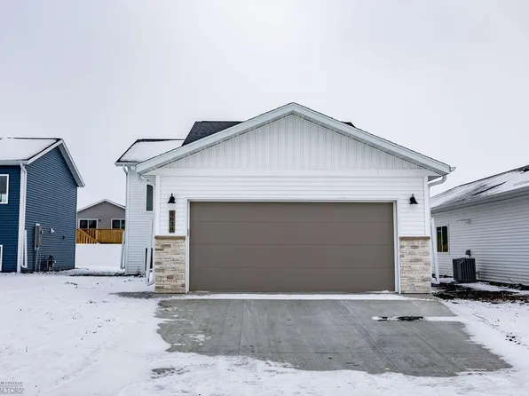 6638 68th St S, Horace, ND 58047