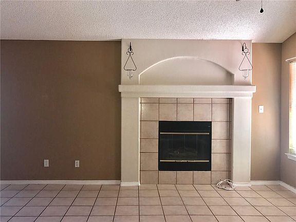 4th image of 11017 Rogers Hornsby St