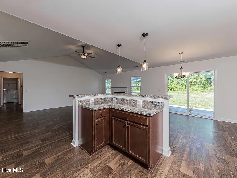 100 Mingo Dr — Photo 16