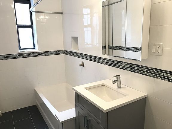 4th image of 45 Hawthorne St APT 4E