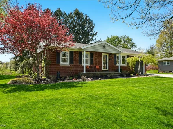 543 Janet Dr, Canfield, OH 44406