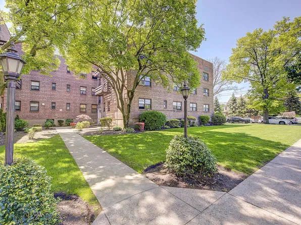 218-10 43rd Ave APT 3D, Queens, NY 11361
