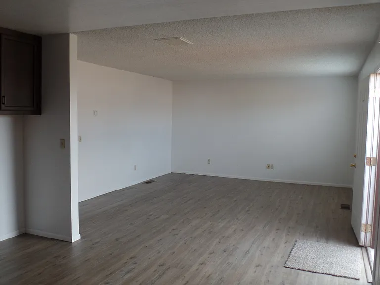 124 S Gateway Blvd #C — Photo 6