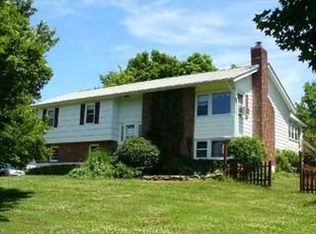 12 Neptune Ln, Middletown, NY 10940