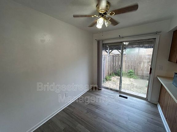 5th image of 971 Taylorsview Dr