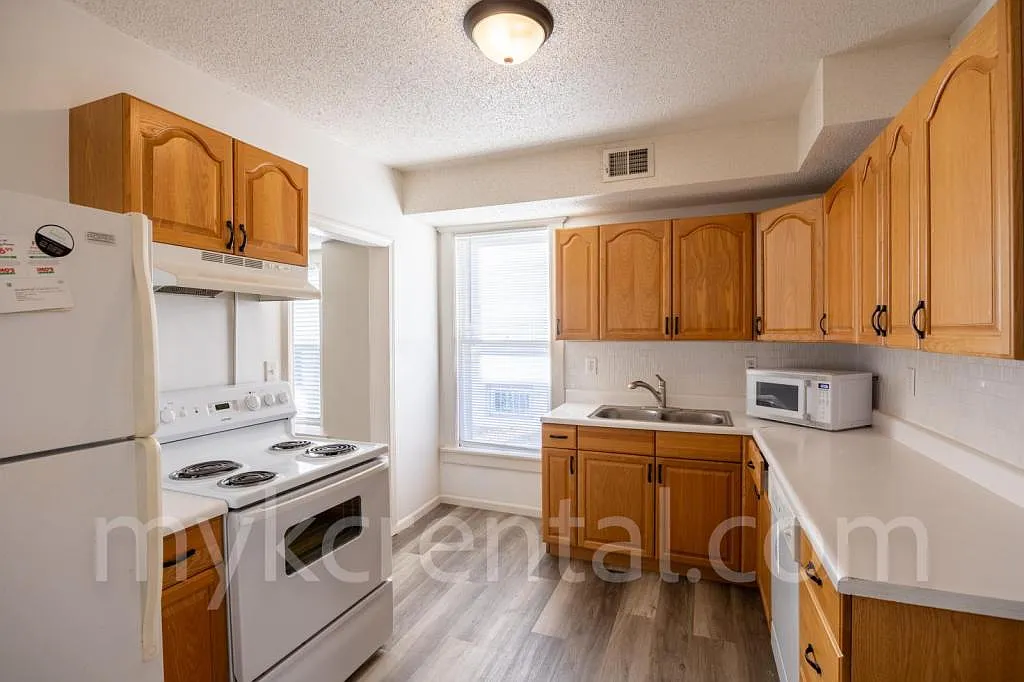 4306 Fisher St — Photo 4