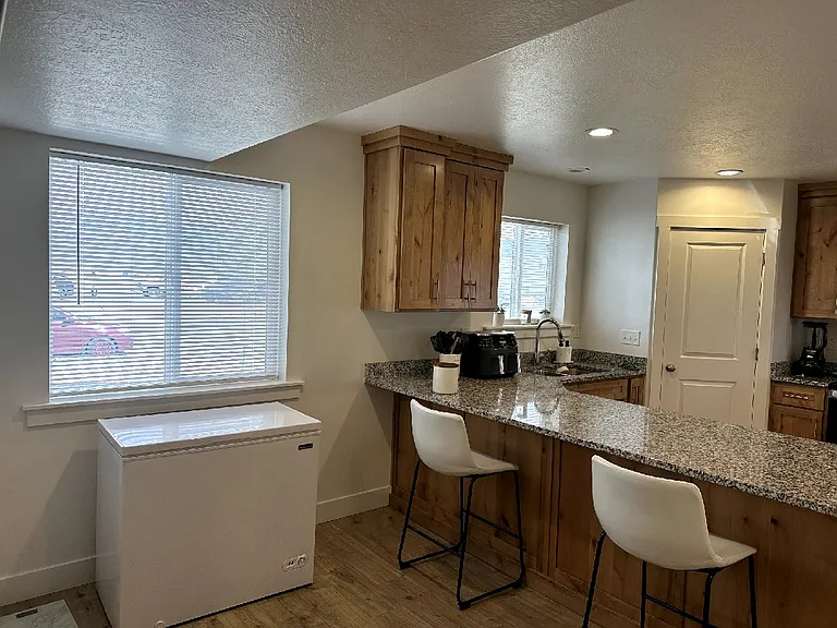 355 N 2650 W #4 — Photo 2