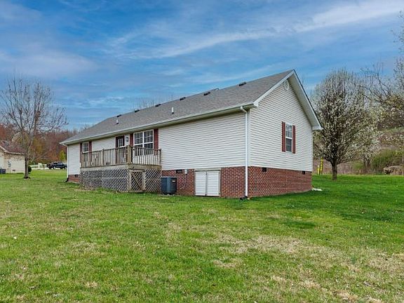 5th image of 44 Coral Ln