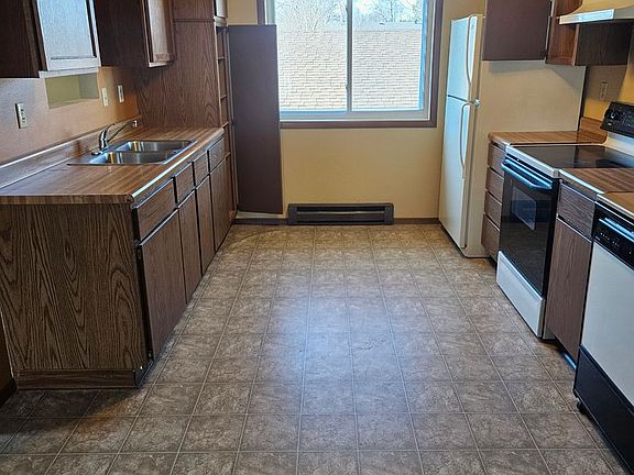 2nd image of 1010-1042 1st St S #1018