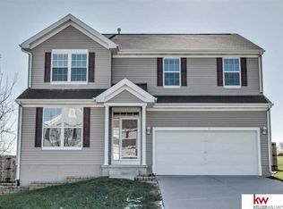 6463 Elm Hurst Dr, Omaha, NE 68157