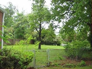 3rd image of 7333 Elmwood Dr