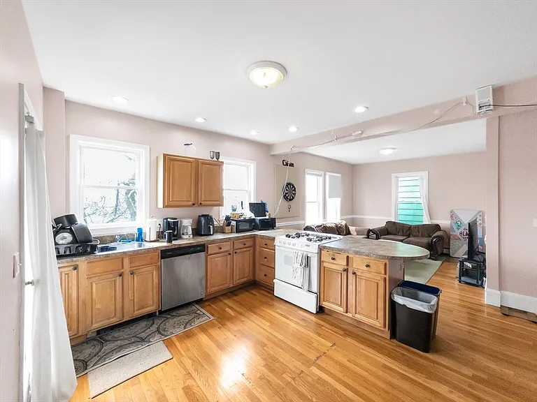 32 Fisher Ave #2 — Photo 13