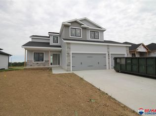 8012 S 67th St, Lincoln, NE 68516
