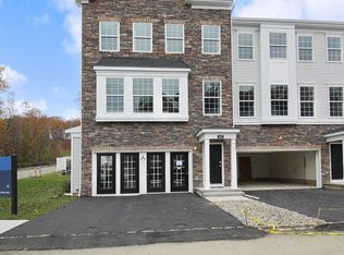 24 Colgate Dr #903, Morristown, NJ 07960