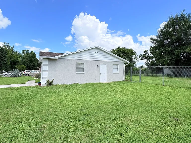 4428 Carousel Rd — Photo 23