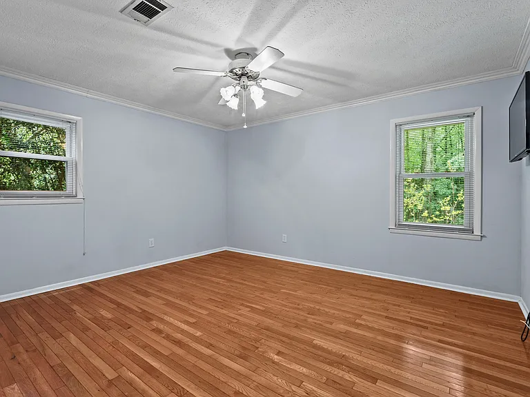 1344 Peachtree Cir — Photo 5