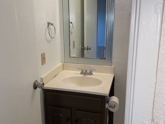 5th image of 7404 Della Cir #1