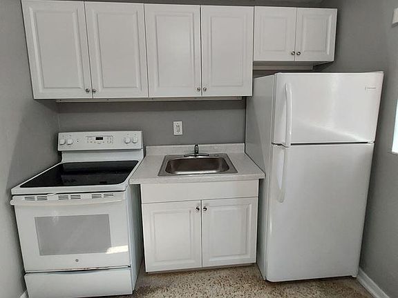 2nd image of 2400 NW 25th Ave