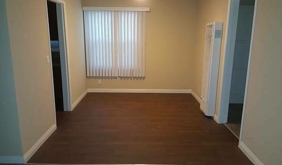 dining room area with hardwood floors