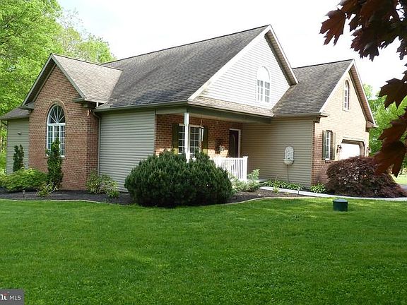 3rd image of 8072 Talhelm Rd