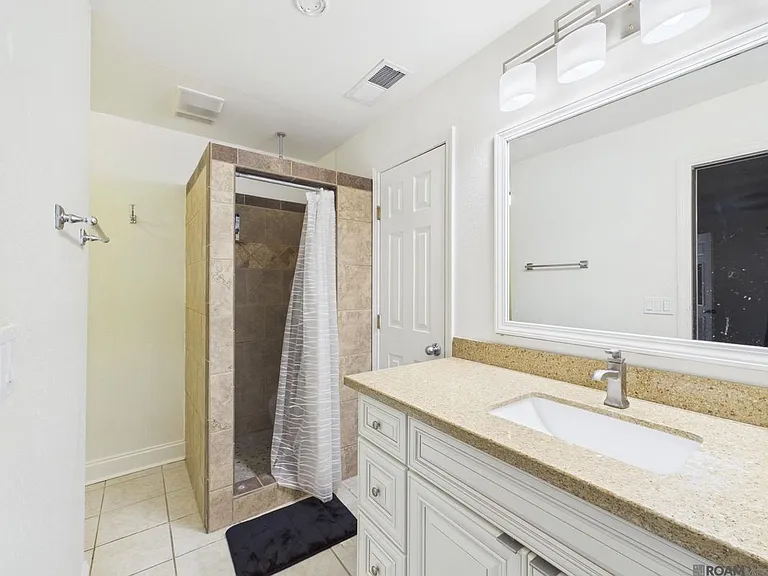 4441 Burbank Dr #601 — Photo 6